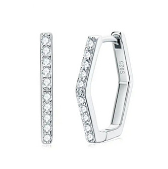 MN137 Stříbrné hranaté náušnice s moissanity