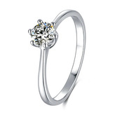 MN007-52 Stříbrný zásnubní prsten moissanit