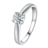 MN520-58 Stříbrný zásnubní prsten MOISSANIT