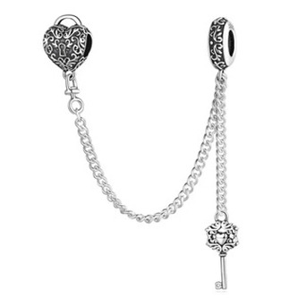 S0033 Stříbrný bezpečnostní řetízek na náramek - srdce
