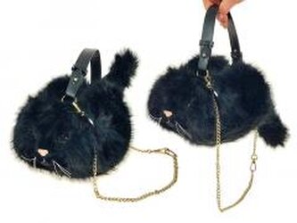 Torebka pluszowa Kot 28x20cm ze złotym łańcuchem